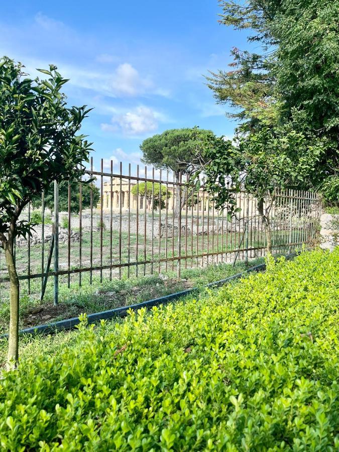 Il Giardino Di Athena 1 Apartment Паестум Екстериор снимка