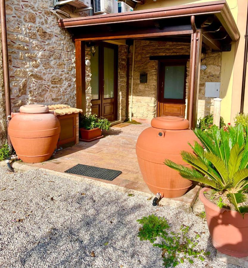 Il Giardino Di Athena 1 Apartment Паестум Екстериор снимка